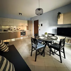  Appartamento Con Terrazzo Italia